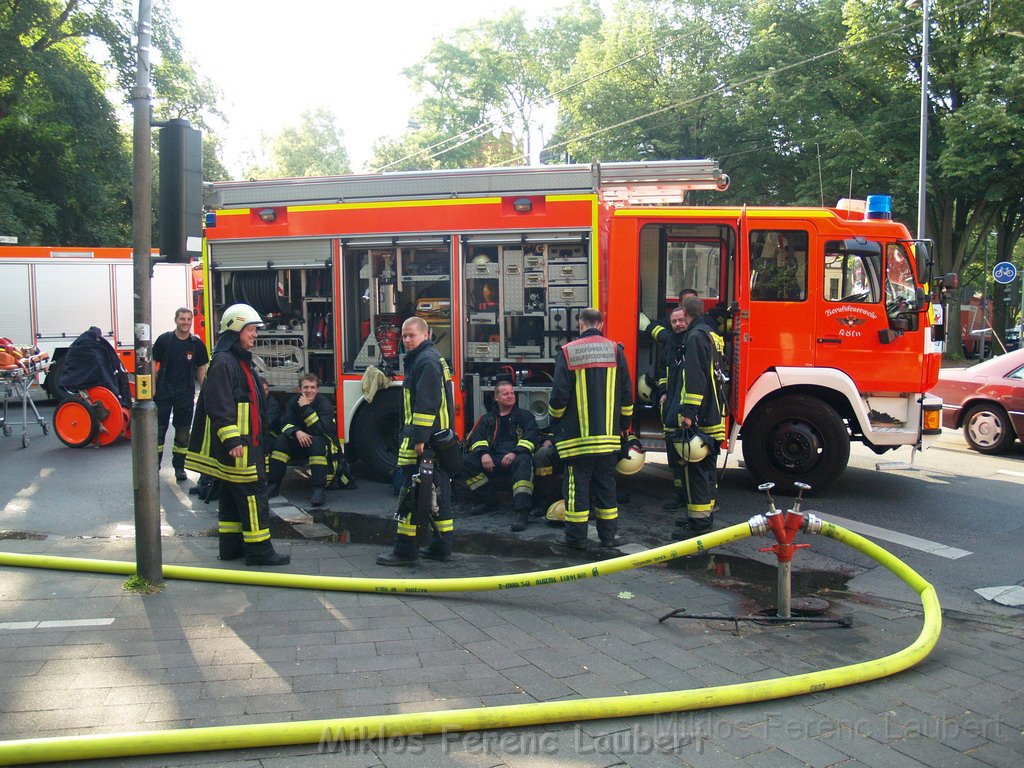 Feuer Dachgeschoss Koeln Lindenthal Kitschburgerstr P019.JPG